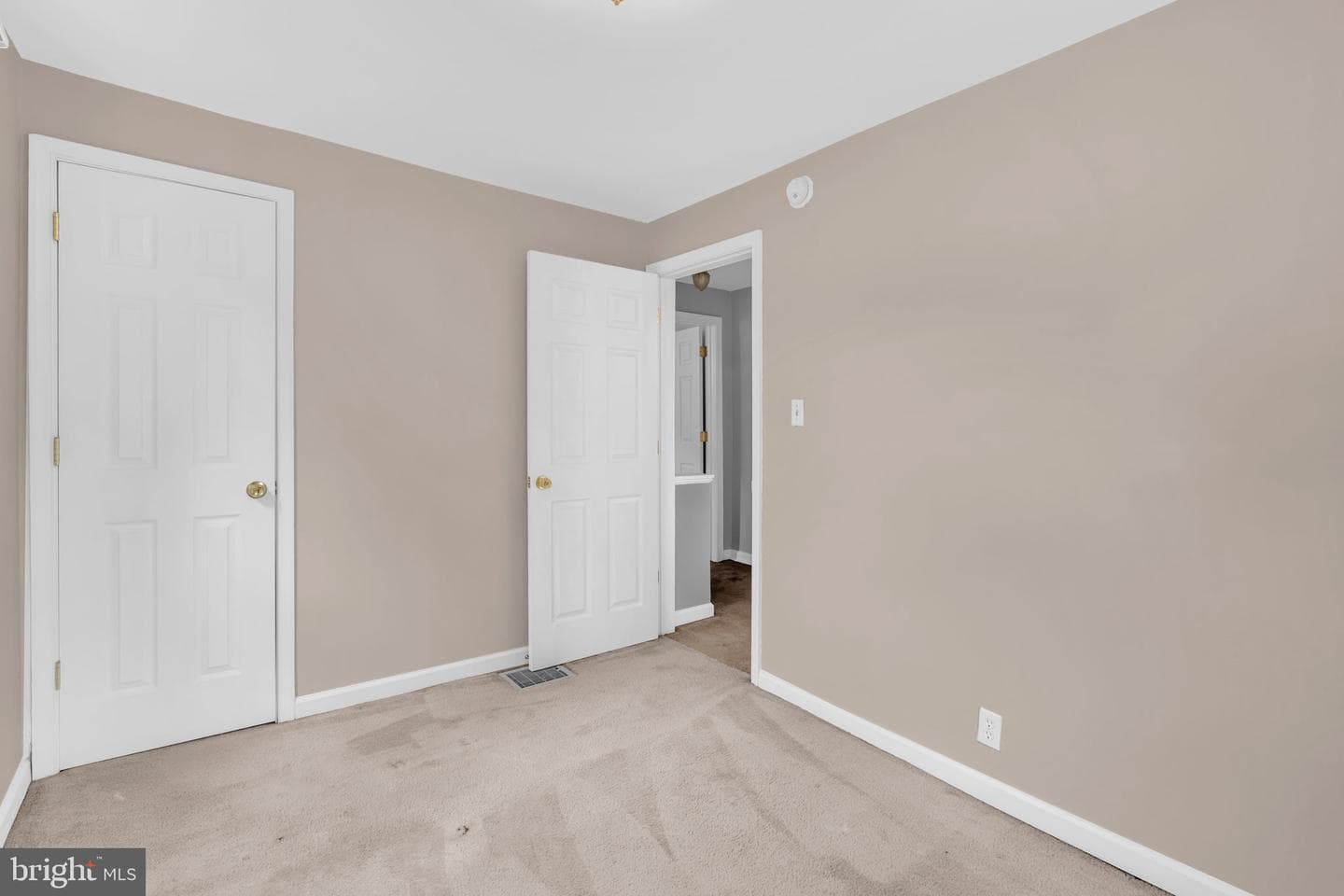 1007 Madison Court photo 13