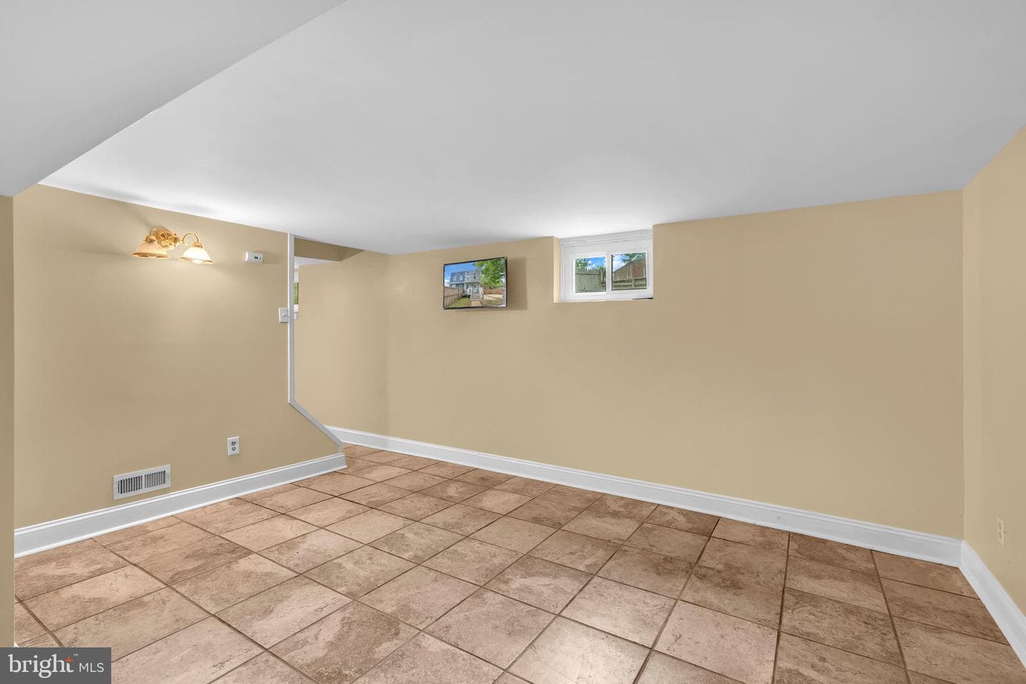 1007 Madison Court photo 16