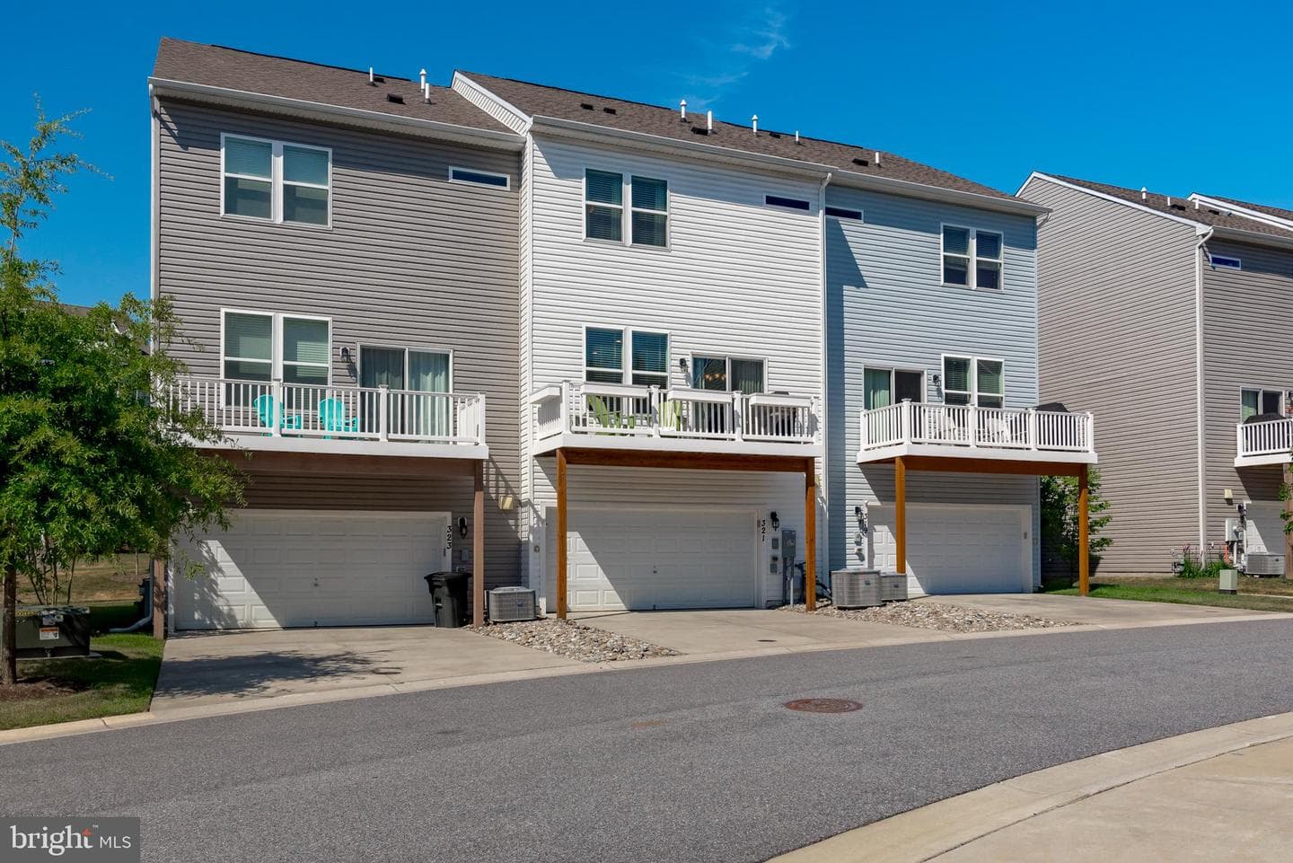 321 Bright Light Court photo 46