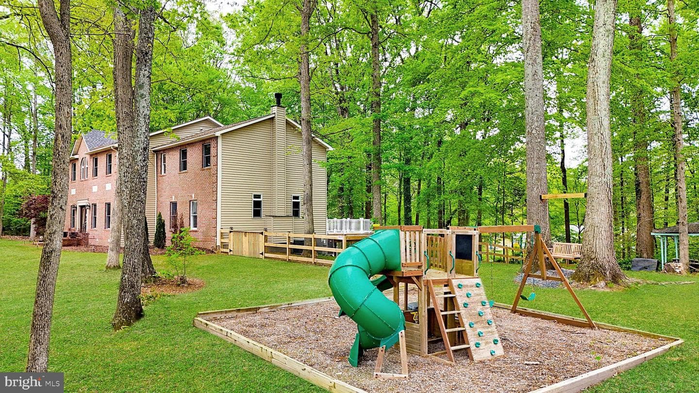 5185 Meadows Farm Road photo 4