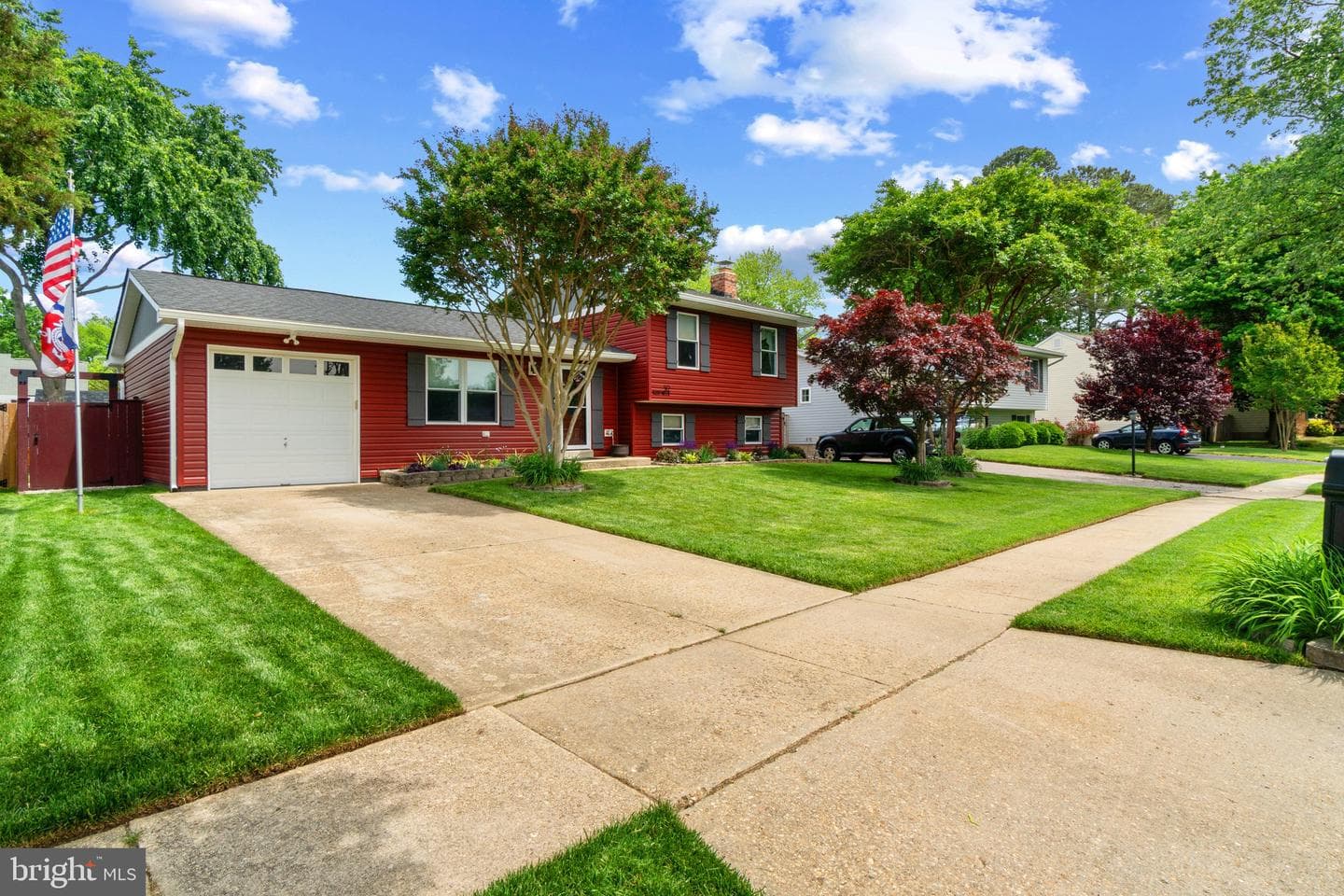 512 Majestic Prince Drive photo 2