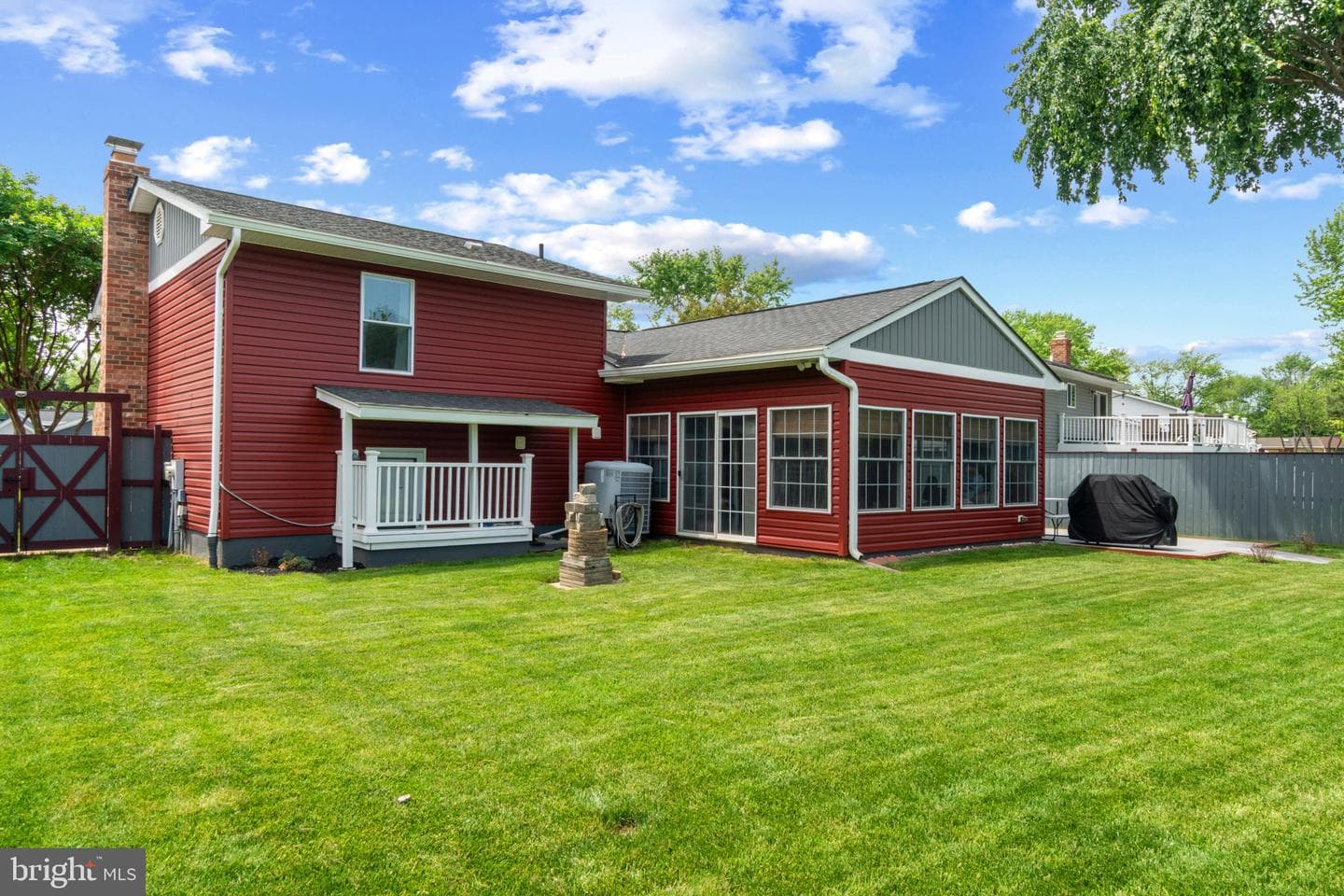 512 Majestic Prince Drive photo 8