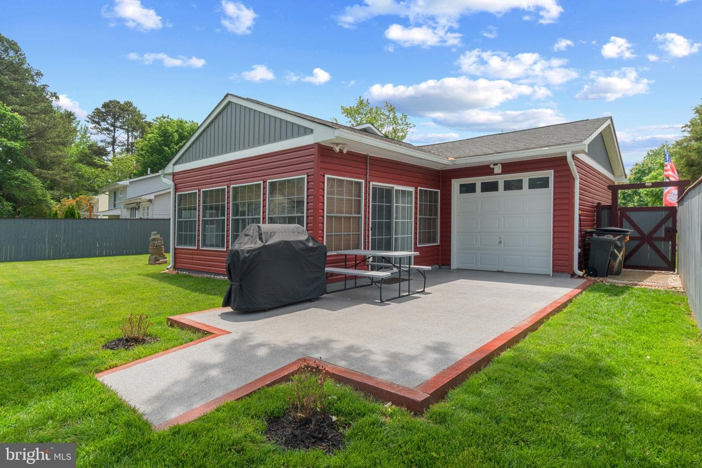 512 Majestic Prince Drive photo 9