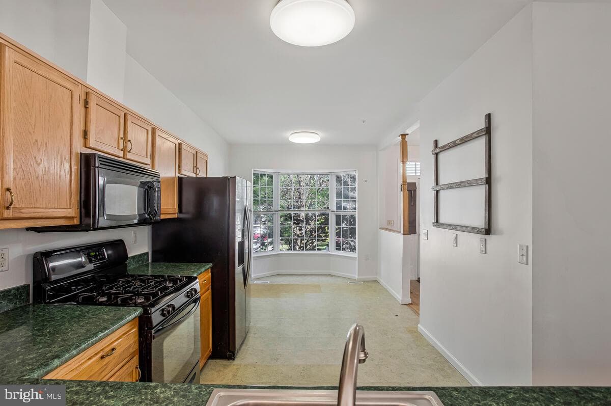 2412 Sandwich Court photo 11