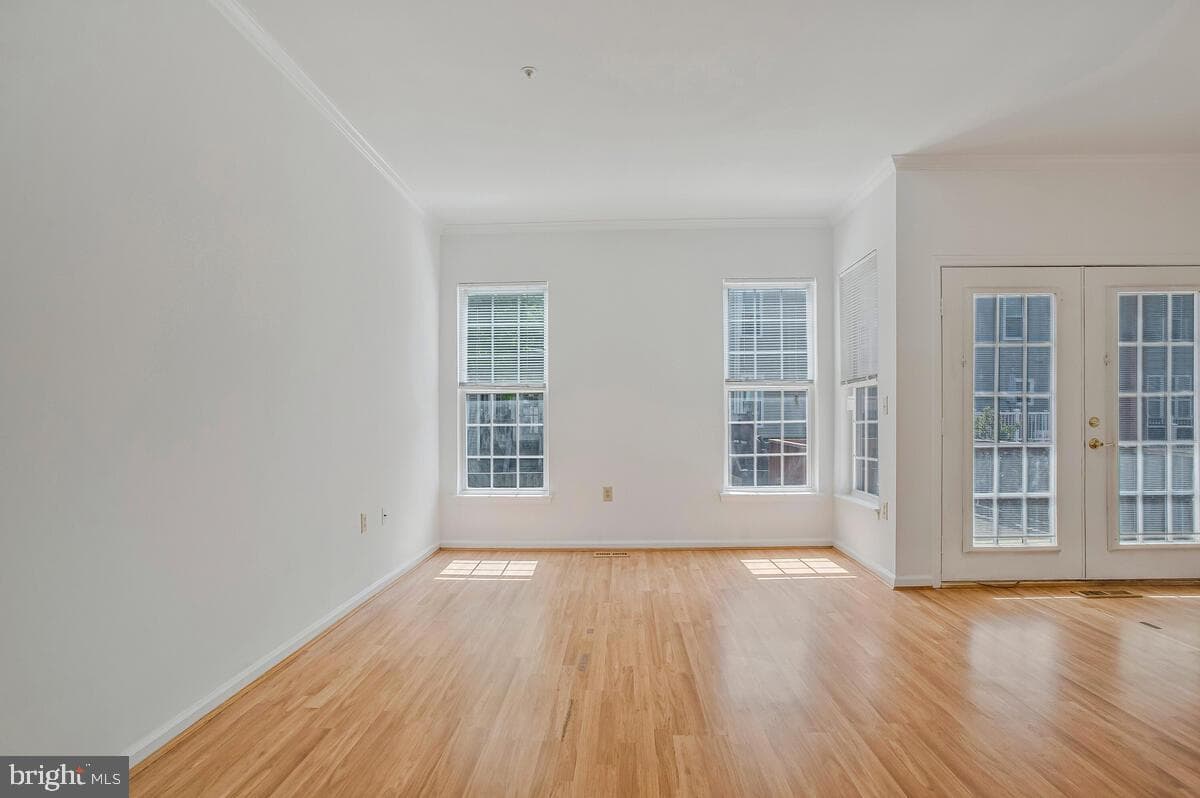 2412 Sandwich Court photo 12