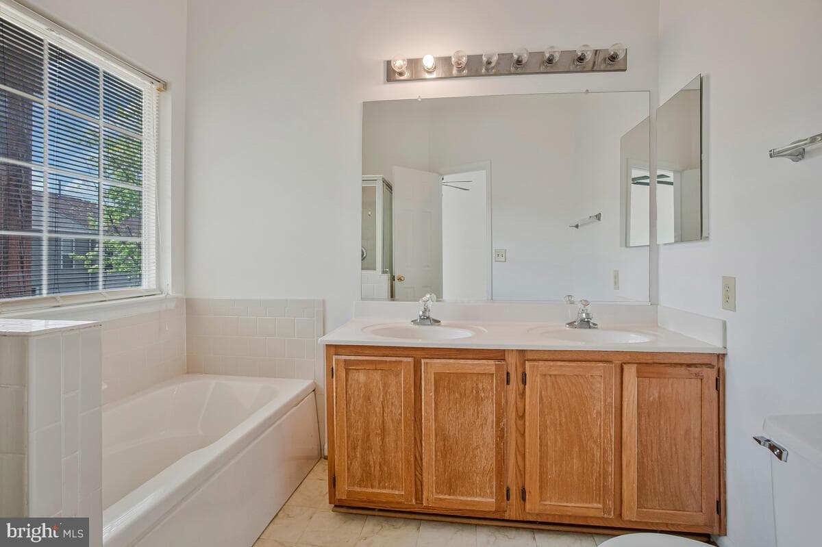 2412 Sandwich Court photo 19