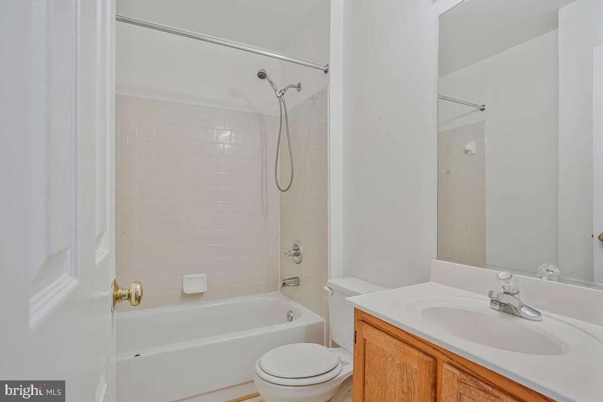 2412 Sandwich Court photo 22