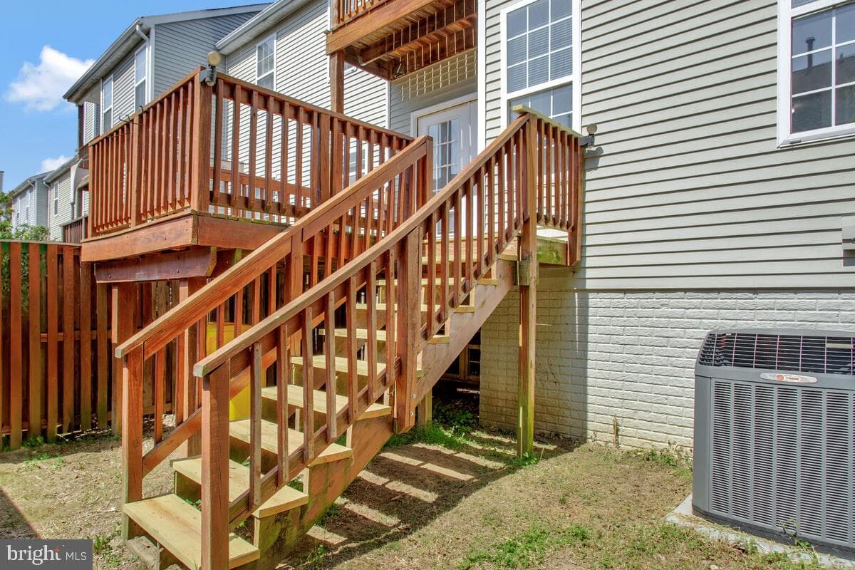 2412 Sandwich Court photo 39