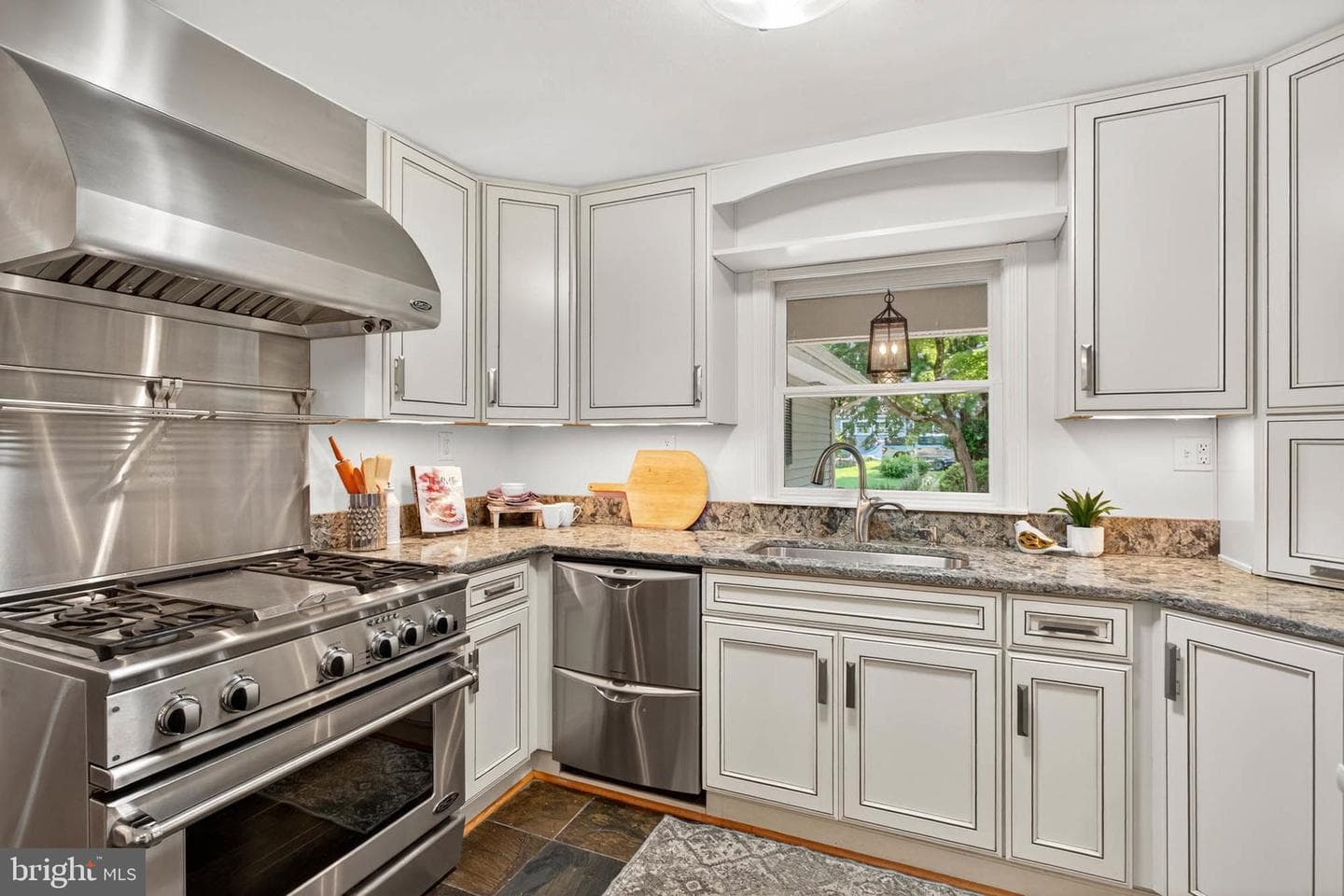 122 Franklin Road photo 9