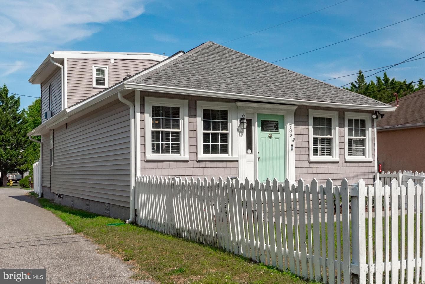 735 Cottage Drive photo 2