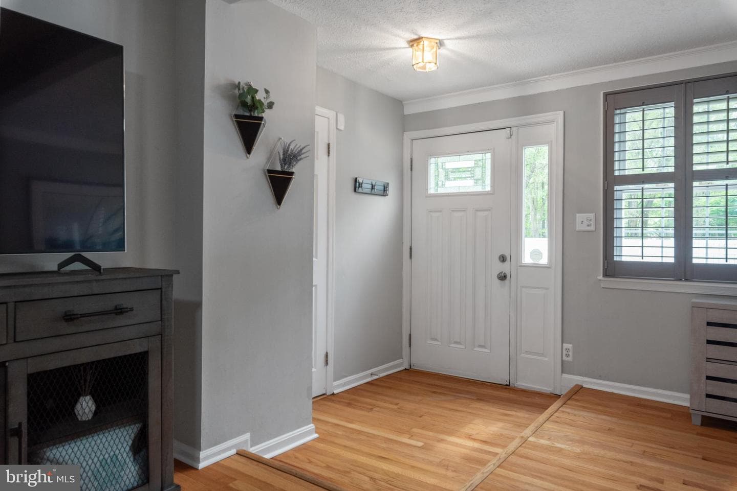 735 Cottage Drive photo 3