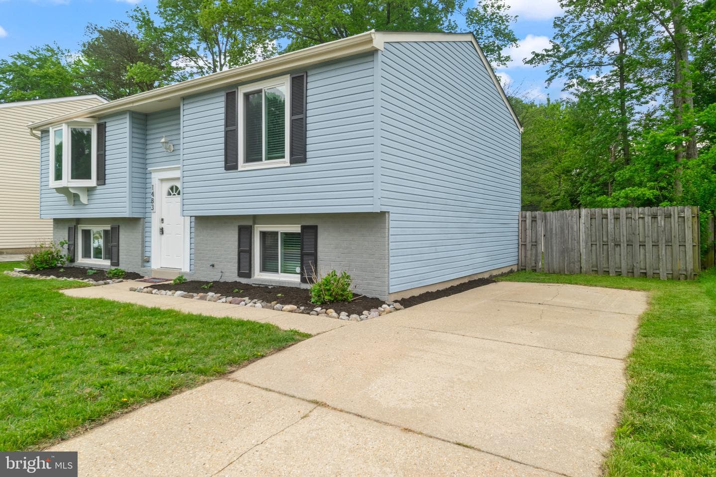1483 Gesna Drive photo 2