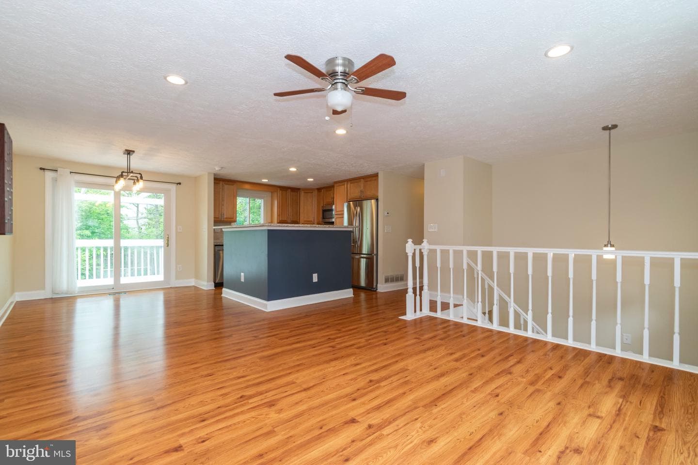1483 Gesna Drive photo 5