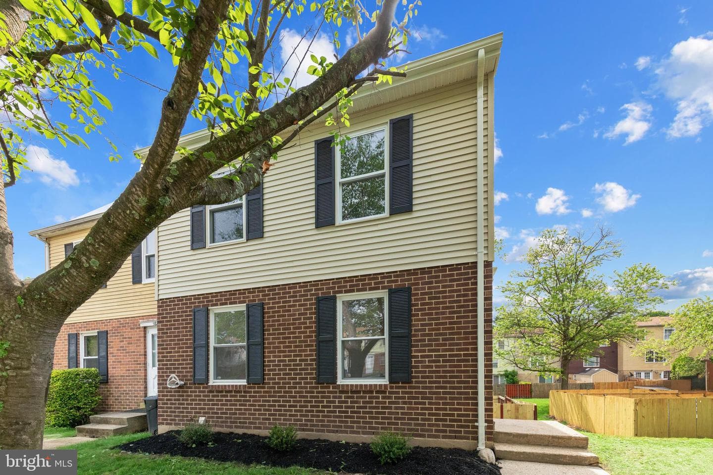 1825 Jaybird Court photo 2
