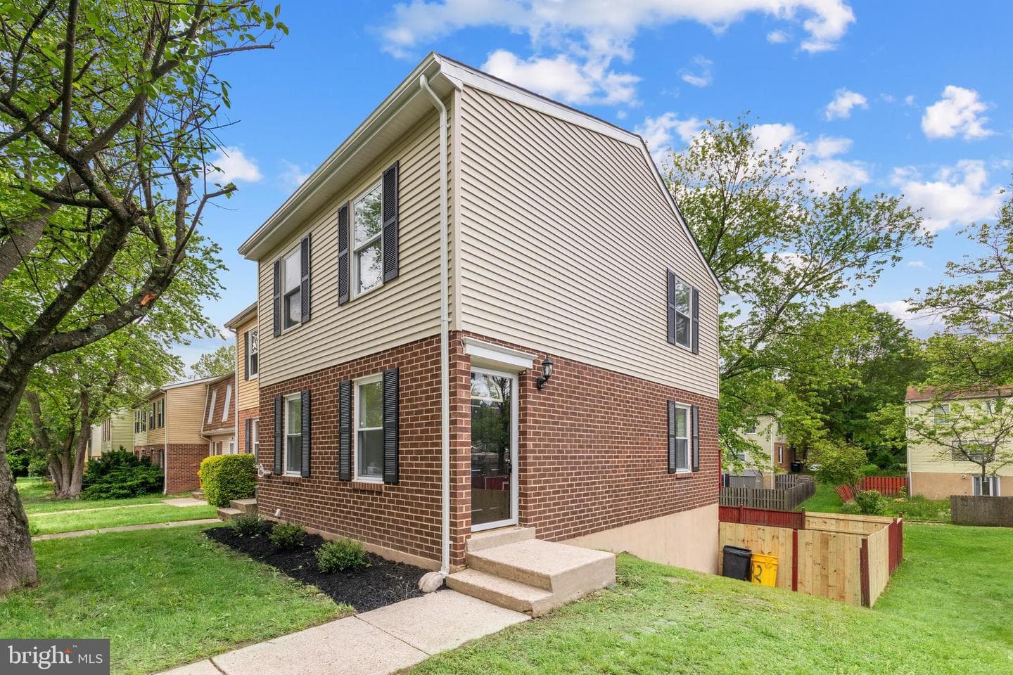 1825 Jaybird Court photo 3