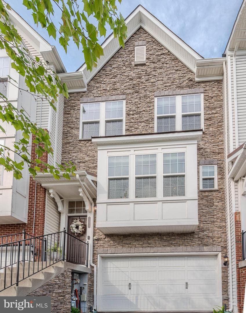 8239 Meadowood Drive photo 2