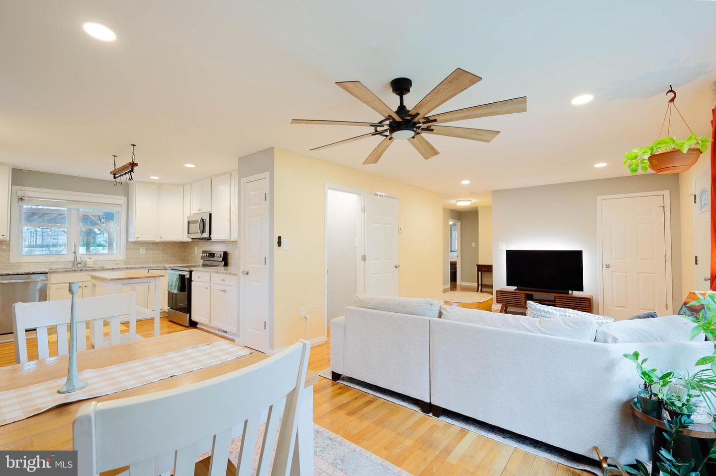518 Norwich Road photo 12