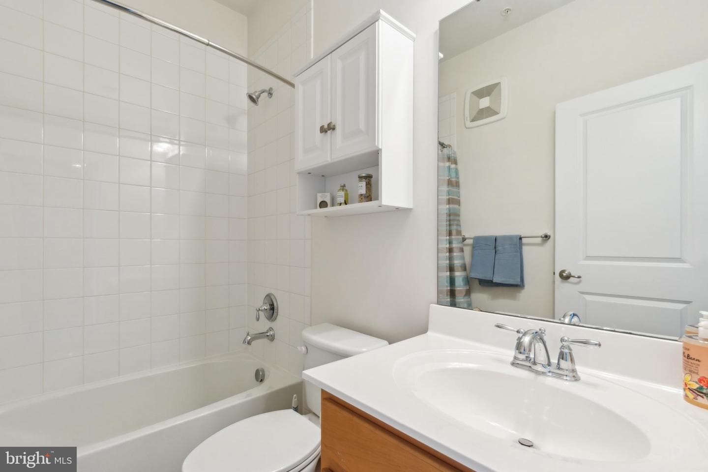 366 Chessington Drive photo 21