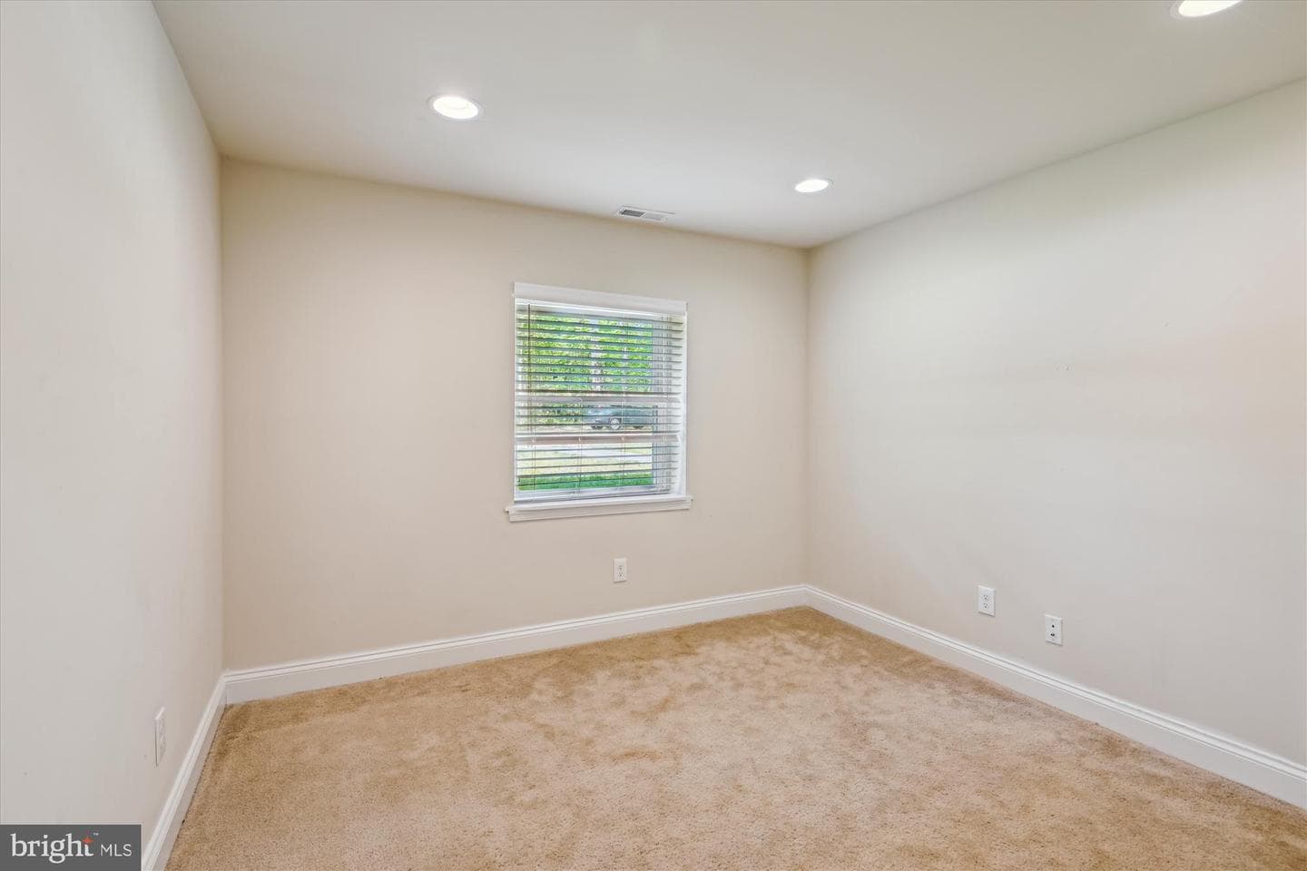8013 Baileys Lane photo 34