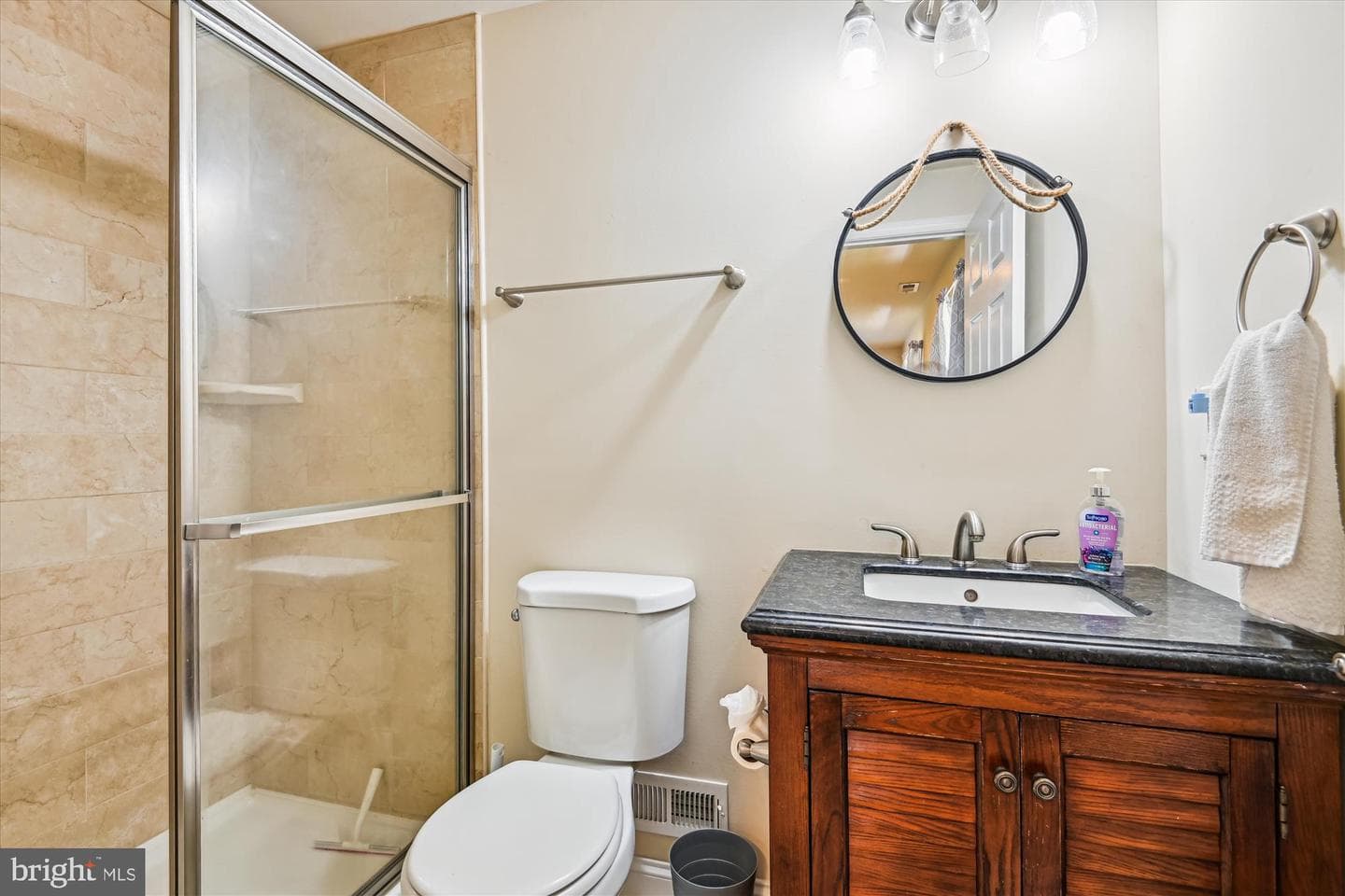 8013 Baileys Lane photo 35