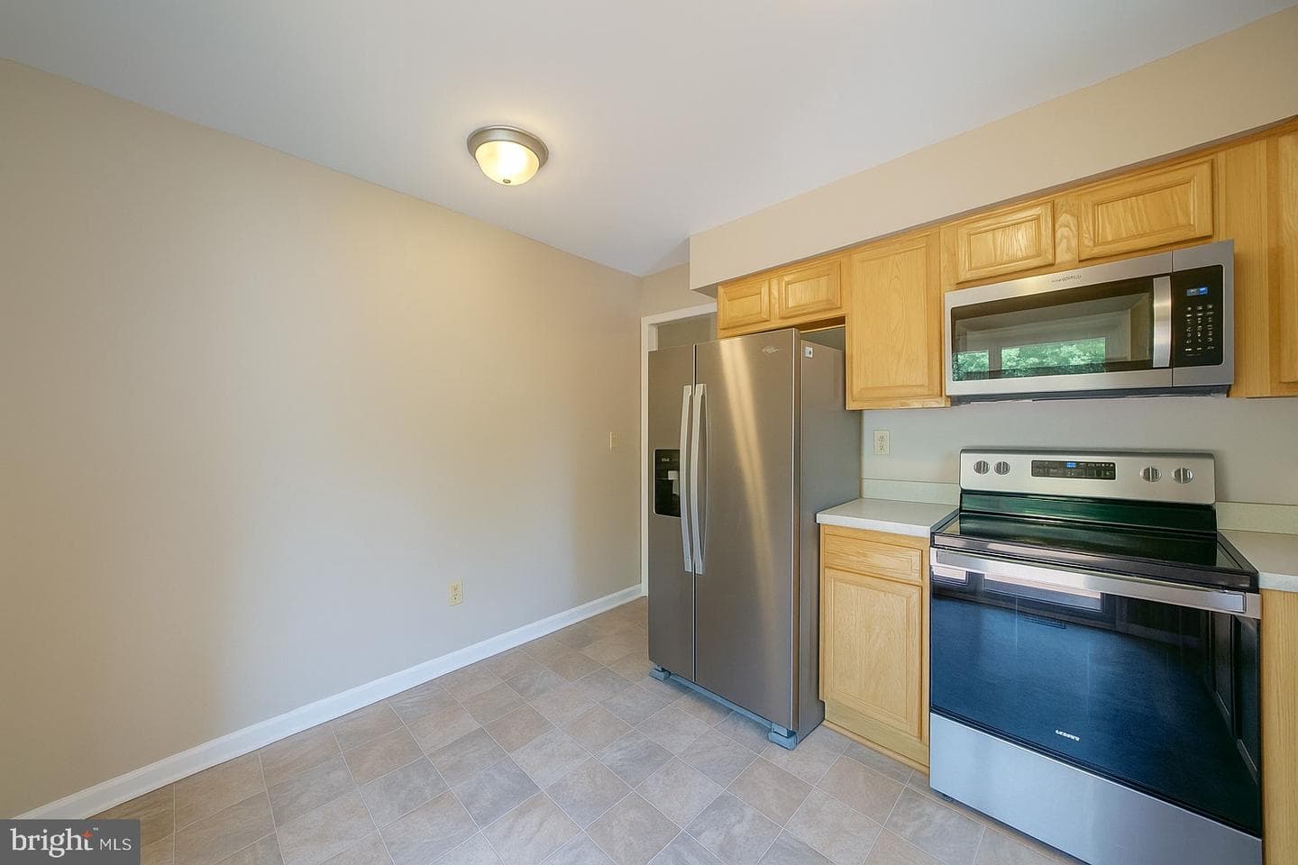 7103 Avesbury Lane photo 21