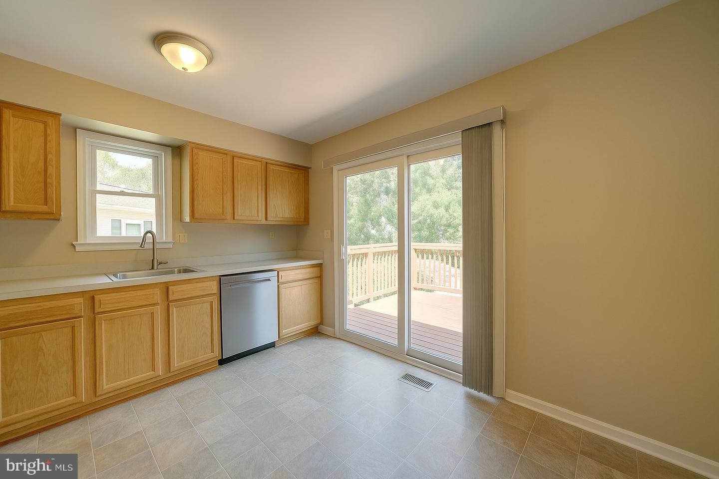 7103 Avesbury Lane photo 22
