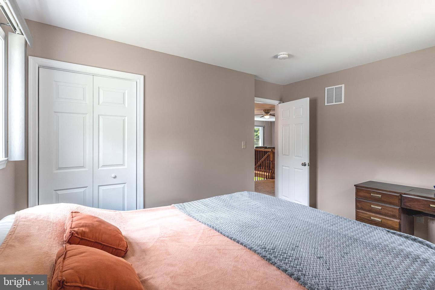 7103 Avesbury Lane photo 29