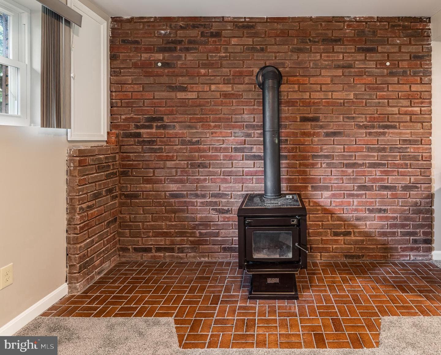 7103 Avesbury Lane photo 37