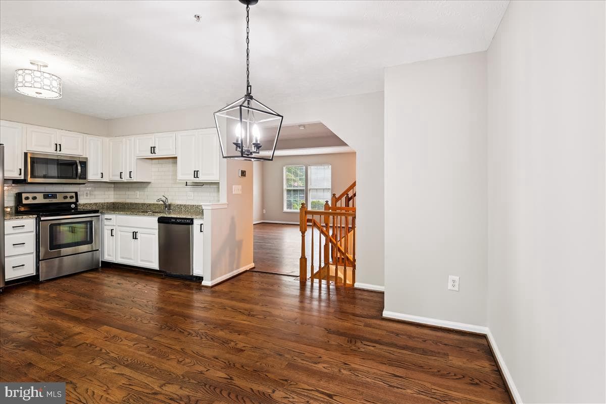 977 Chestnut Manor Court photo 16
