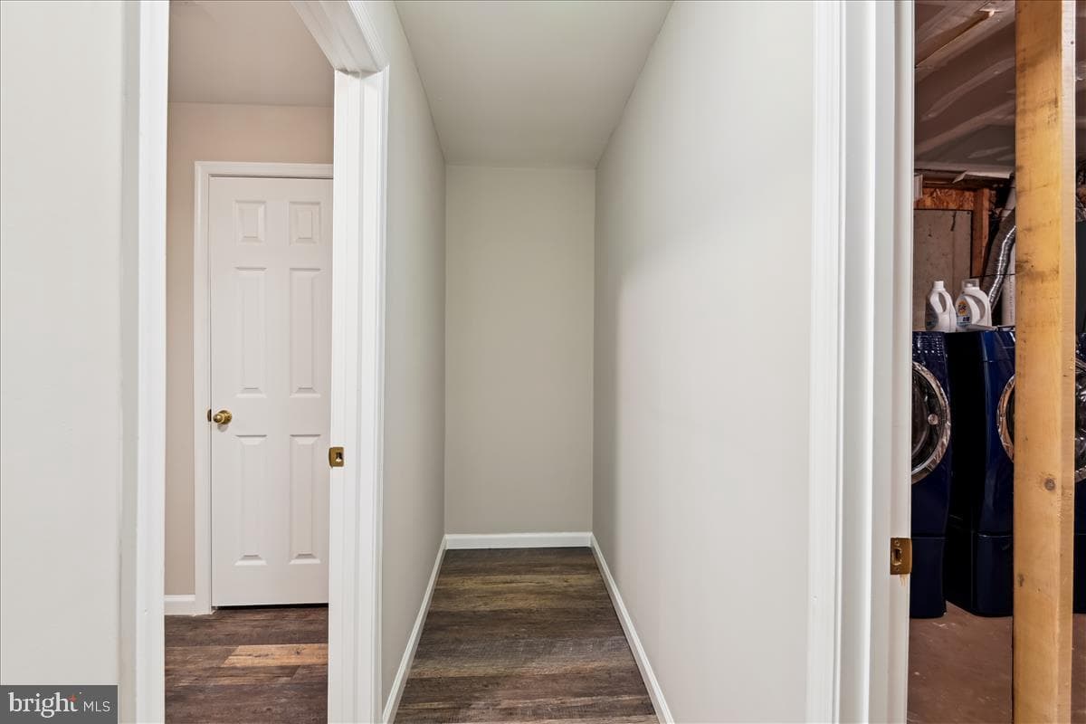 977 Chestnut Manor Court photo 36