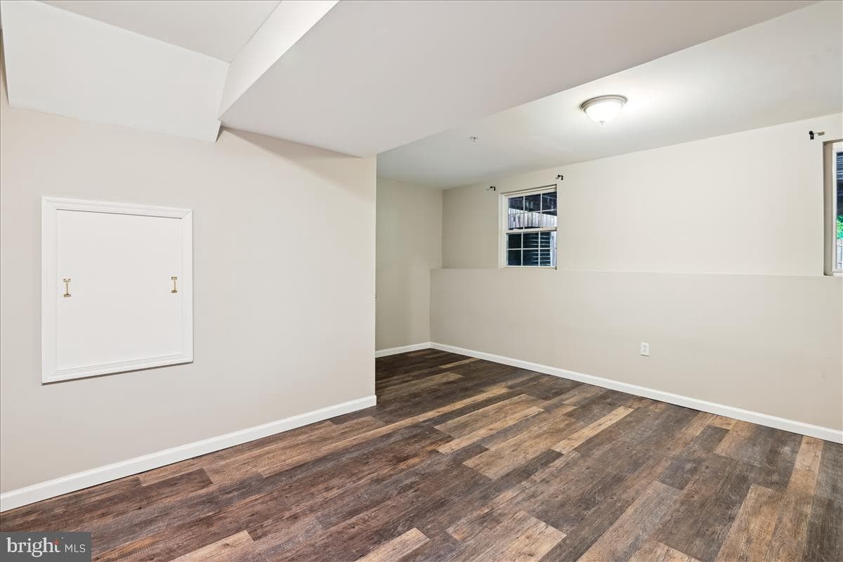 977 Chestnut Manor Court photo 37