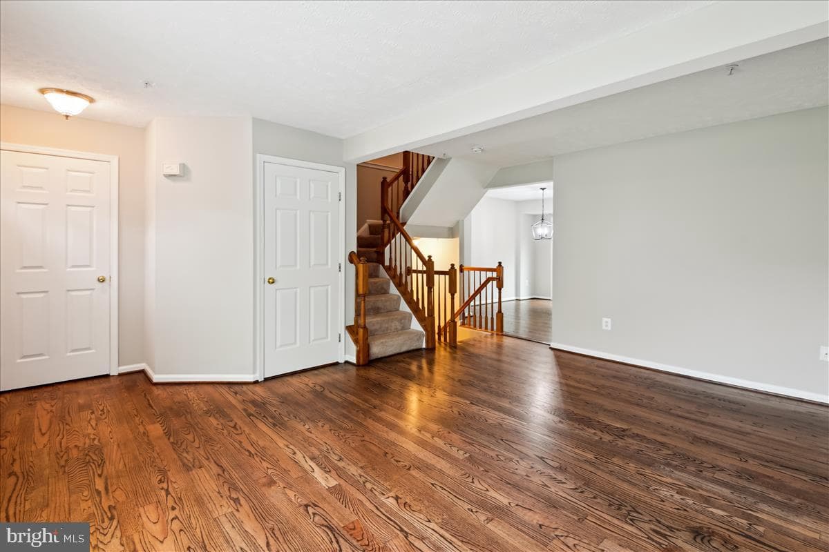 977 Chestnut Manor Court photo 8