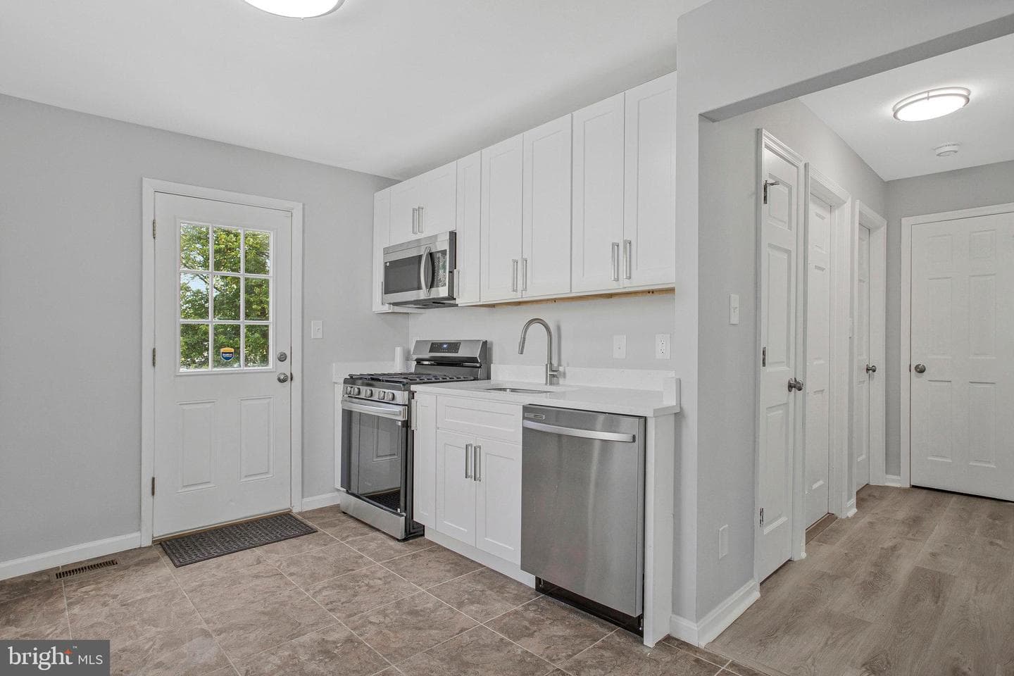404 Nancy Avenue photo 11