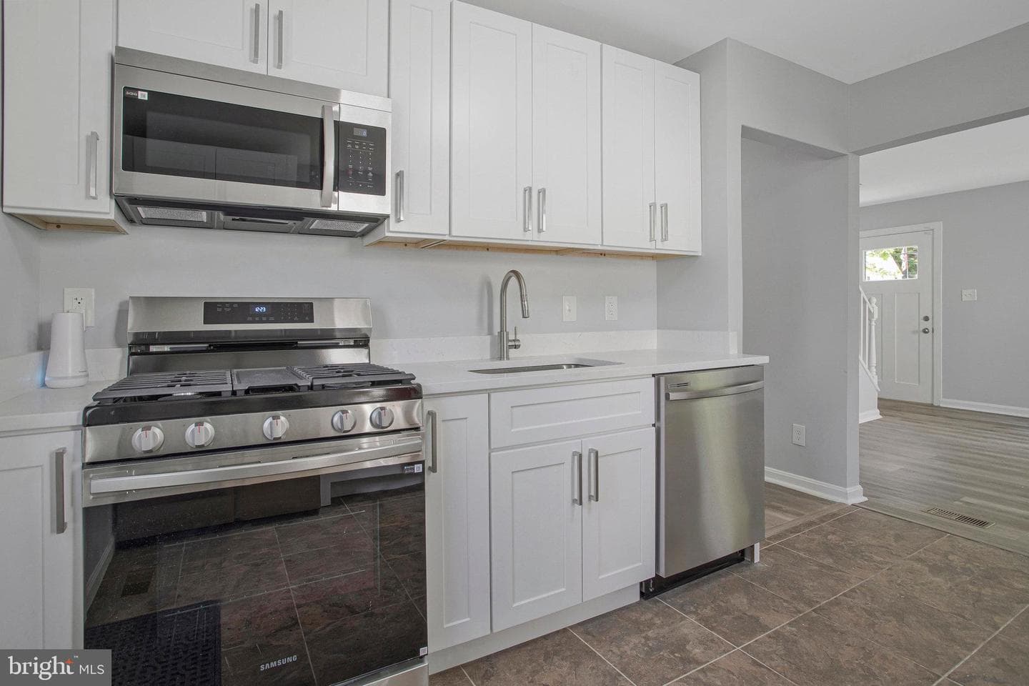 404 Nancy Avenue photo 14