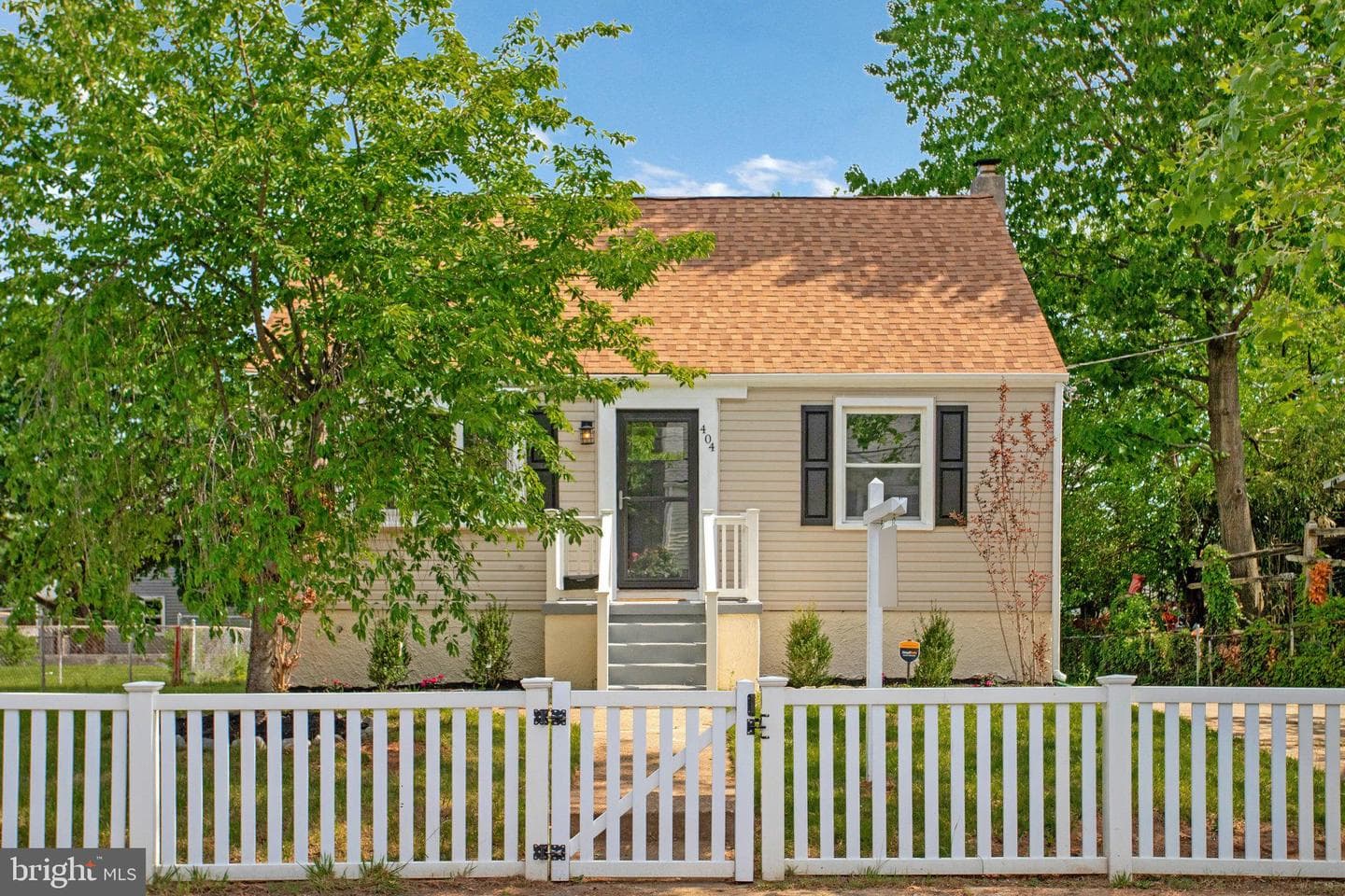 404 Nancy Avenue photo 2