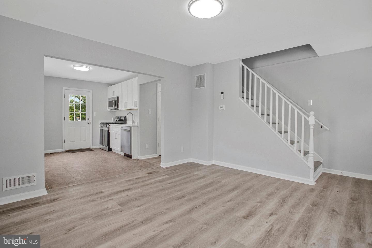 404 Nancy Avenue photo 9