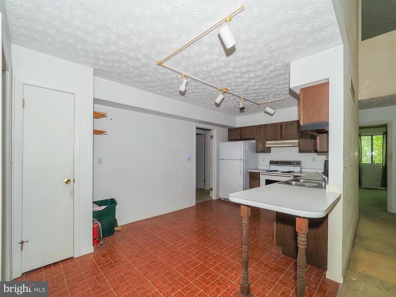 524 Ridge Road photo 9