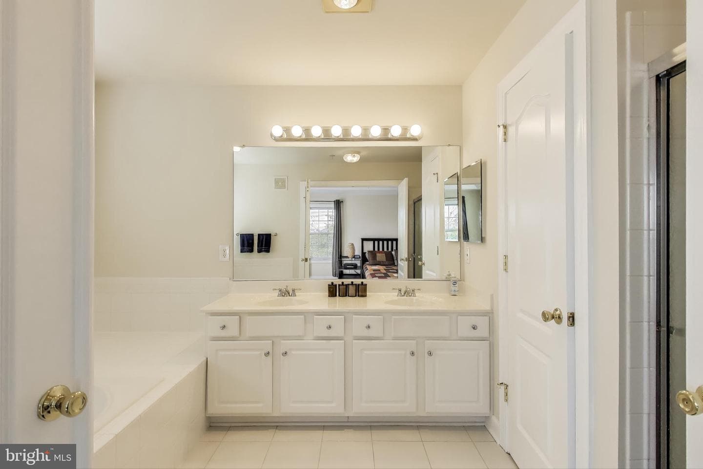 3428 Carriage Walk Court #14-B photo 22