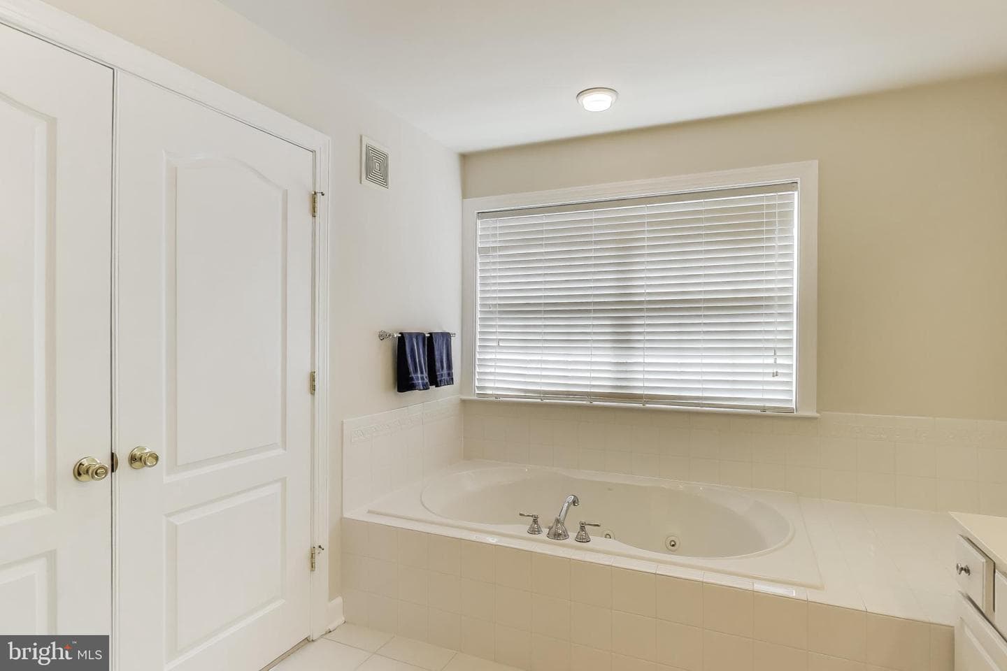 3428 Carriage Walk Court #14-B photo 23