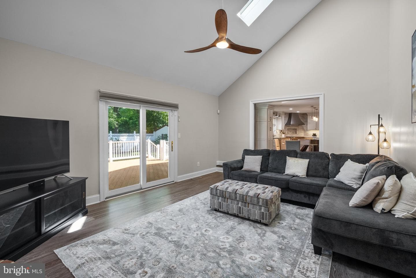 410 Metropolitan Boulevard photo 20