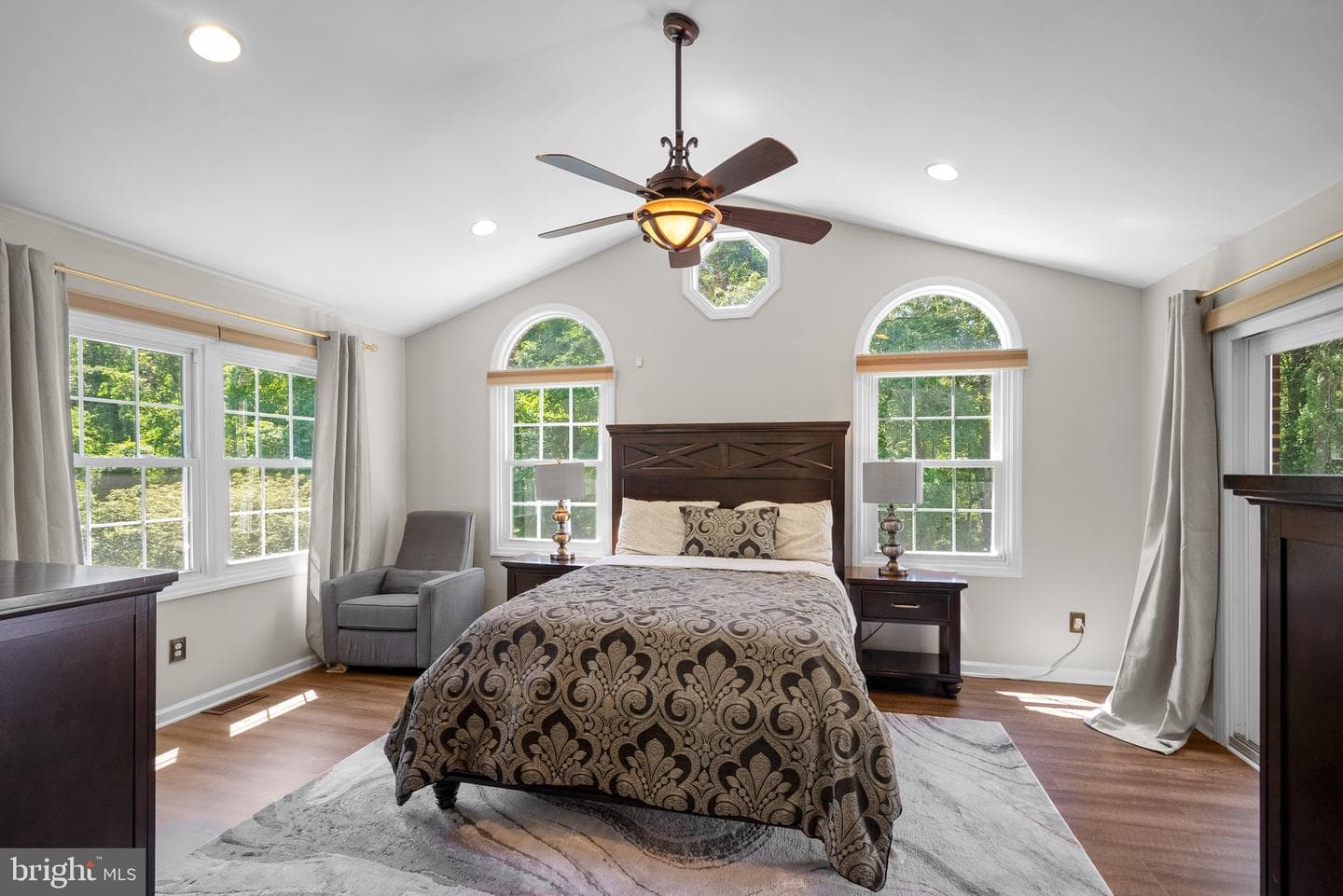 410 Metropolitan Boulevard photo 27