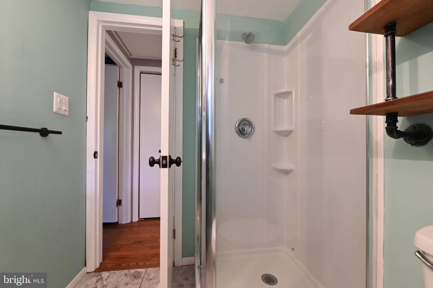 200 Southwood Road photo 18
