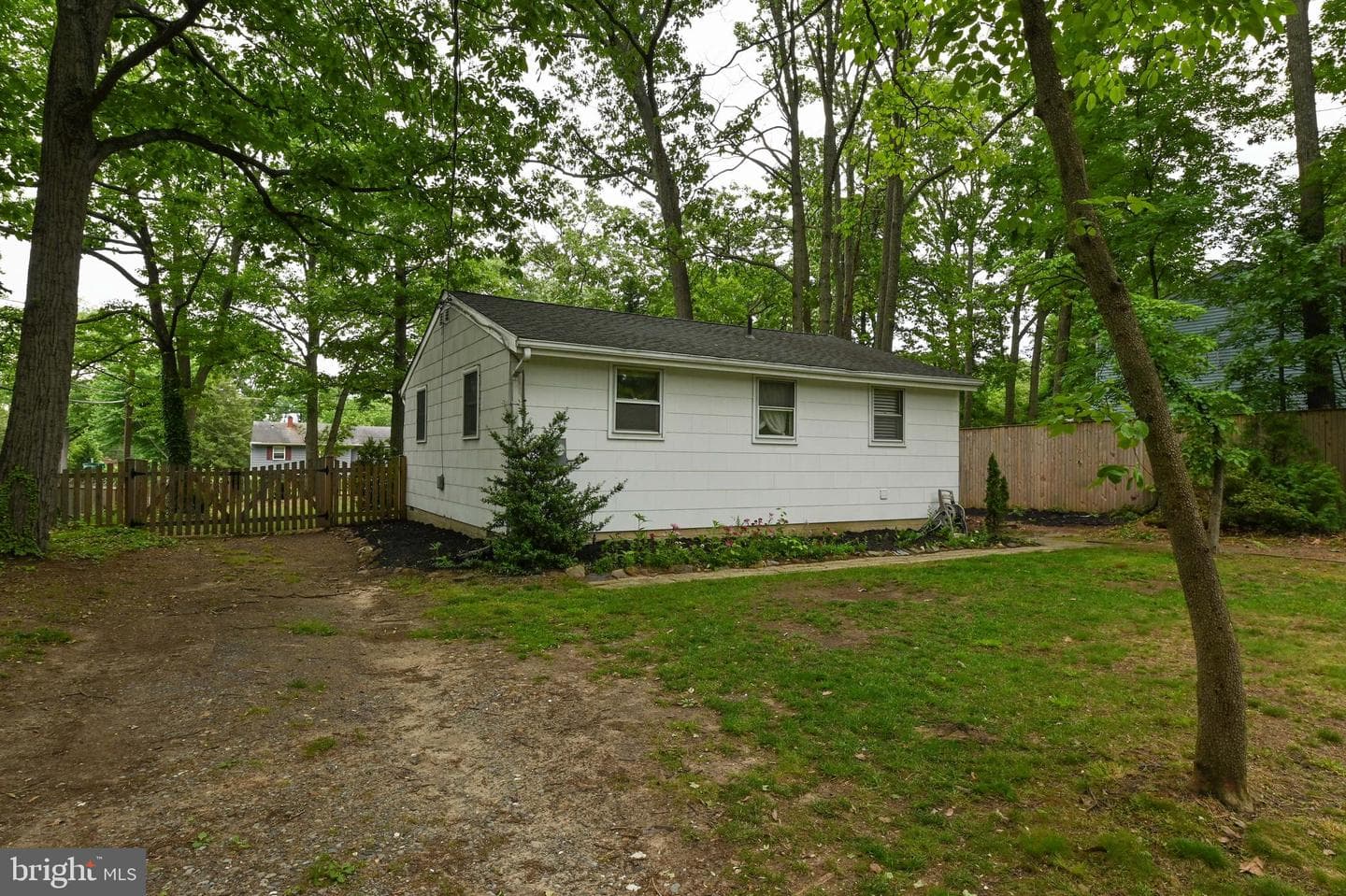 200 Southwood Road photo 19