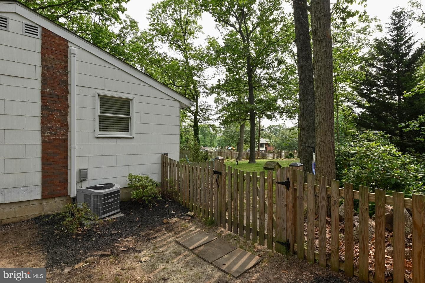 200 Southwood Road photo 29