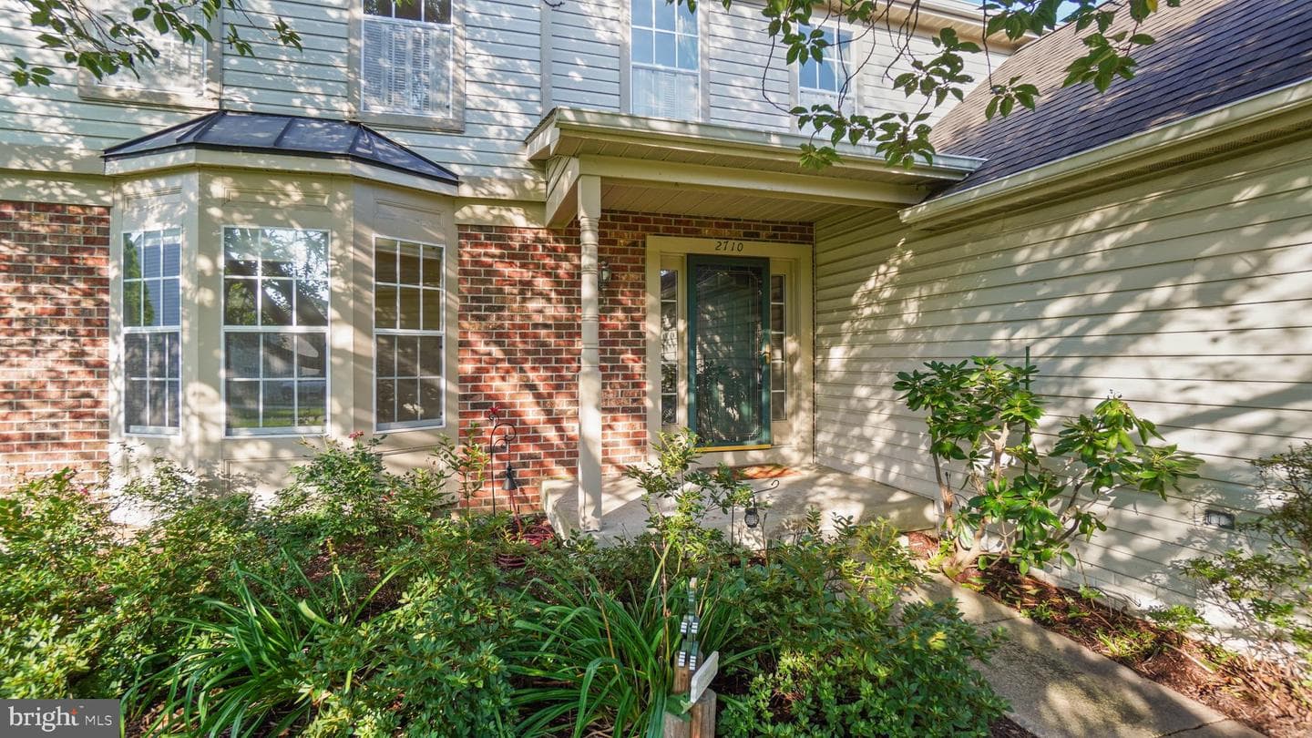 2710 Strongs Court photo 2