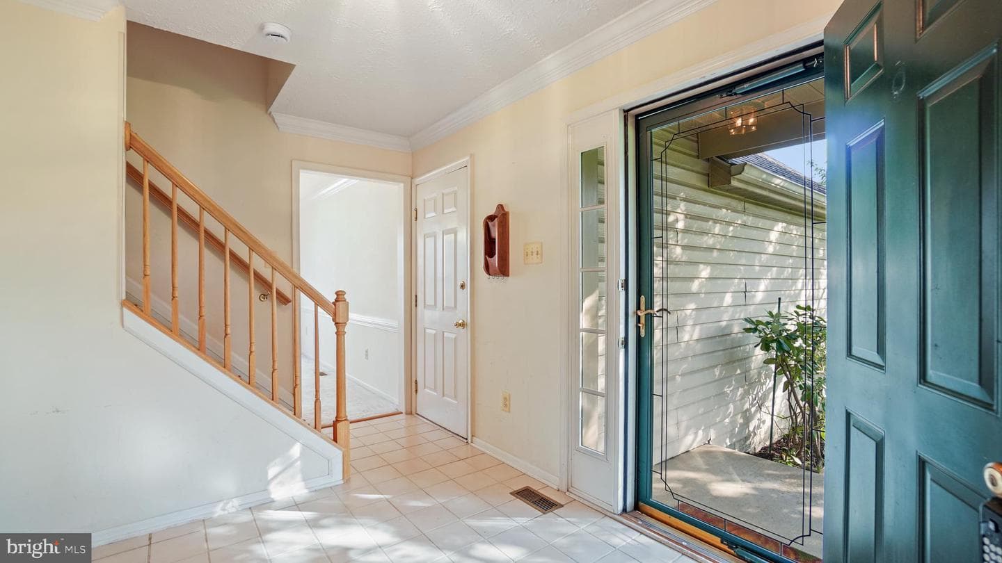 2710 Strongs Court photo 3