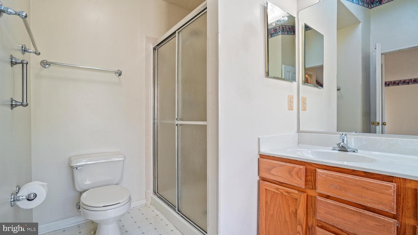2710 Strongs Court photo 33