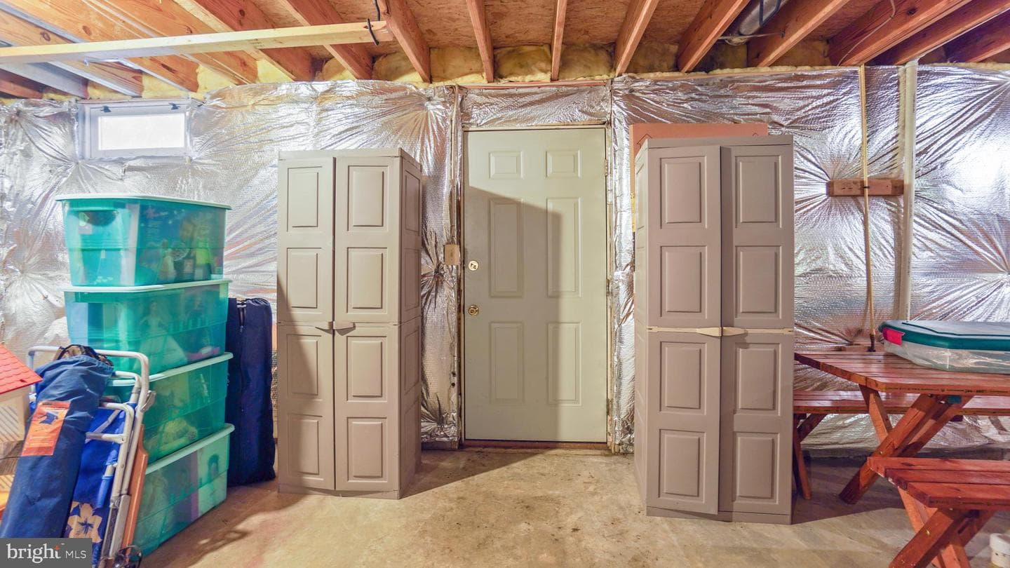 2710 Strongs Court photo 41