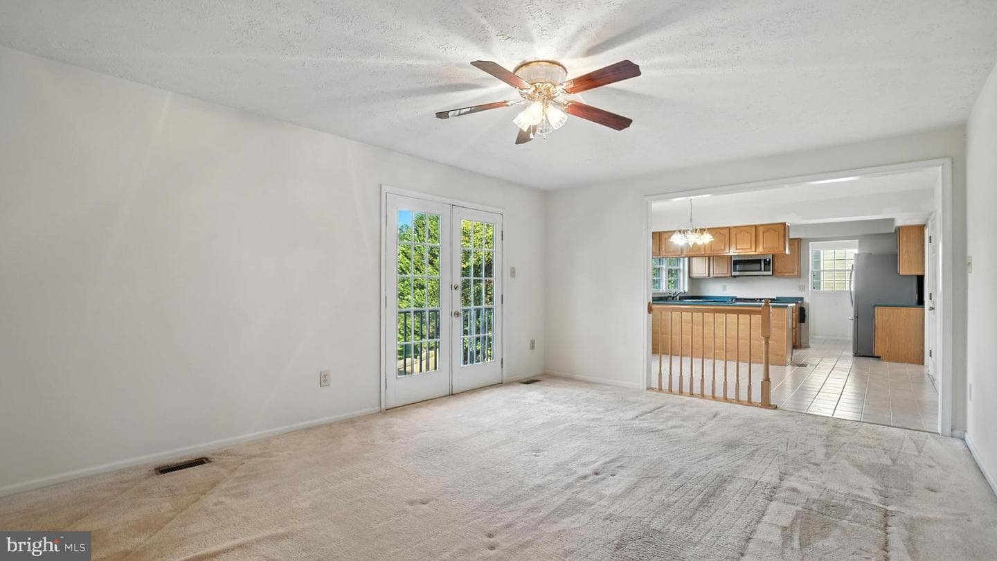 2710 Strongs Court photo 8