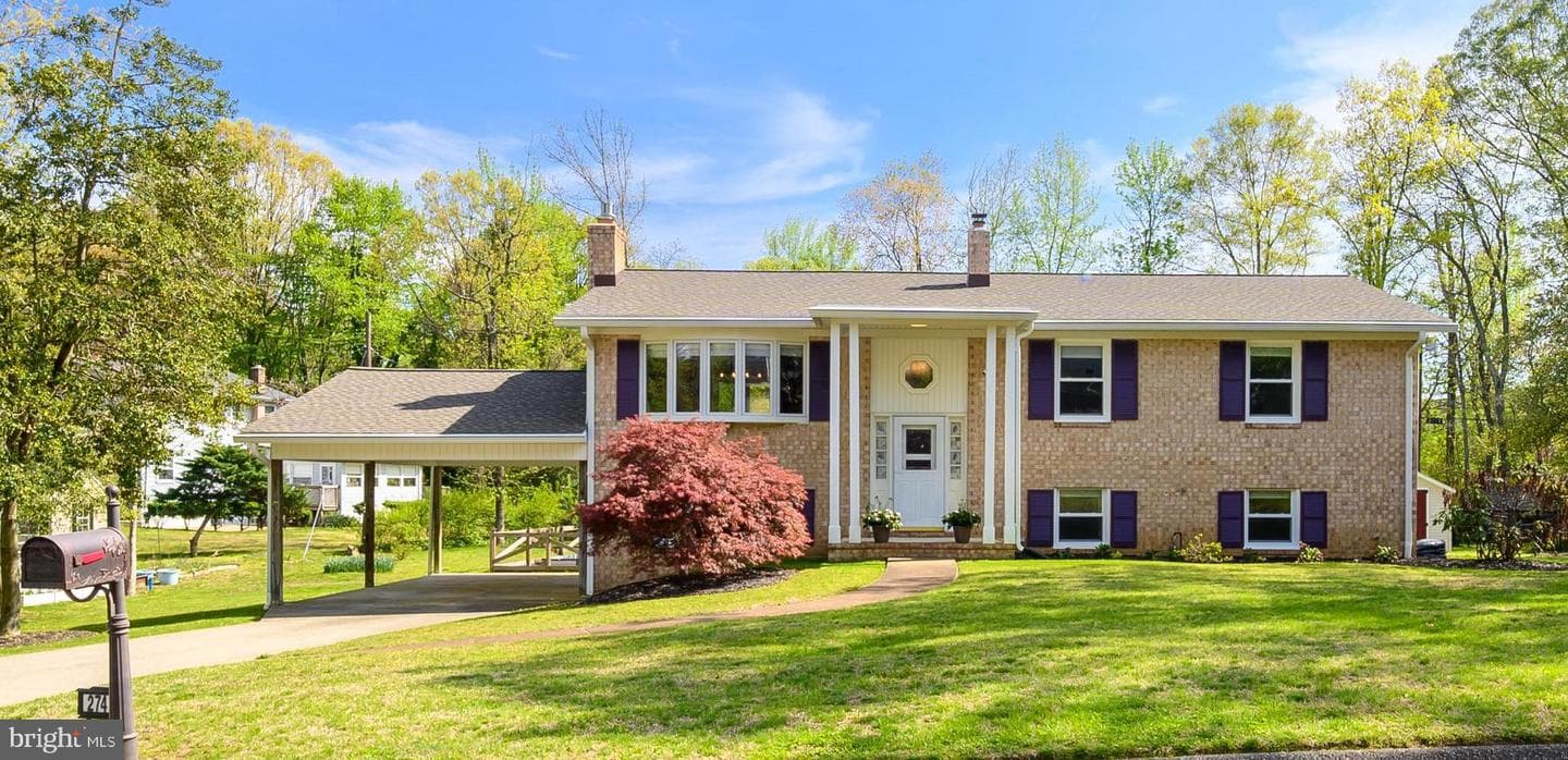 2742 Alfred Circle